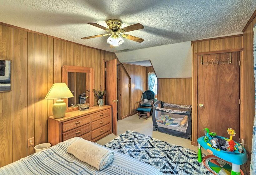 Beautiful Lakefront Retreat W/ Dock & Grill!