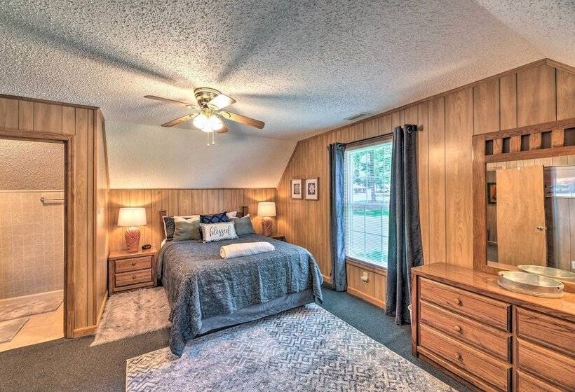 Beautiful Lakefront Retreat W/ Dock & Grill!