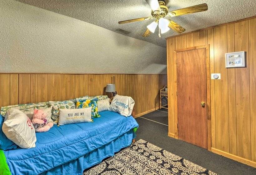 Beautiful Lakefront Retreat W/ Dock & Grill!