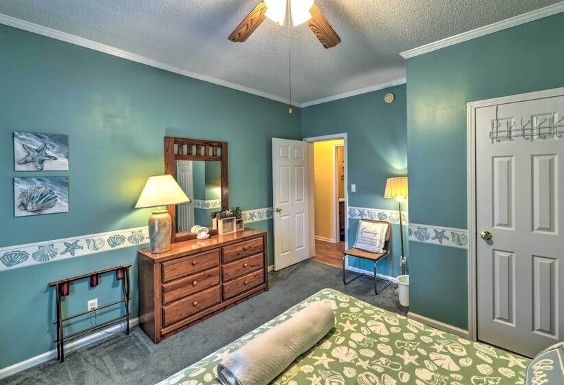 Beautiful Lakefront Retreat W/ Dock & Grill!