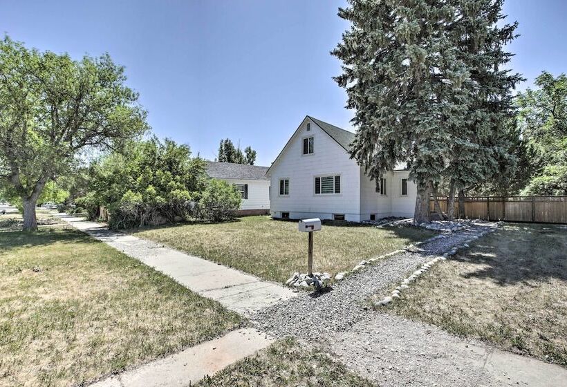 Beautiful Thermopolis Home W/ Private Yard & Grill