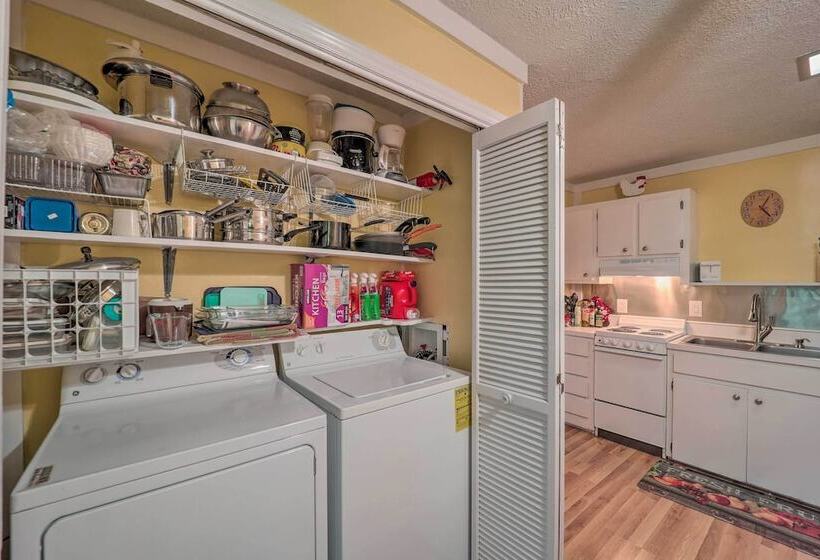 Ski Resort Cabin W/ Deck In Beech Mountain!