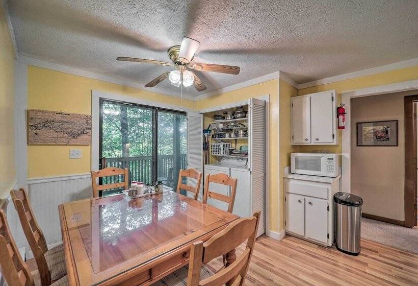 Ski Resort Cabin W/ Deck In Beech Mountain!