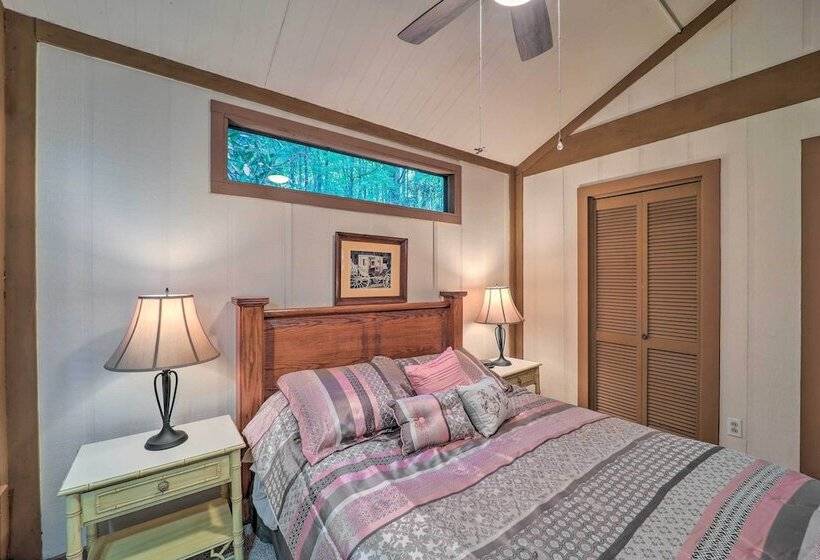 Ski Resort Cabin W/ Deck In Beech Mountain!