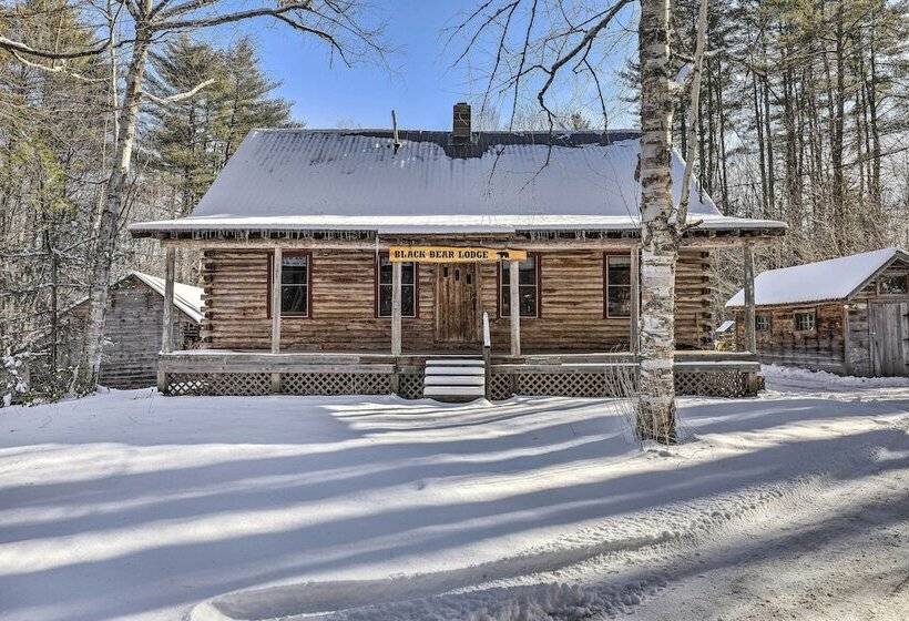 Black Bear Lodge: A Rural White Mtns Retreat