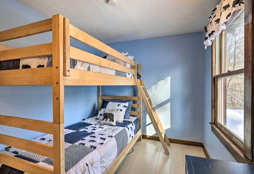 Black Bear Lodge: A Rural White Mtns Retreat