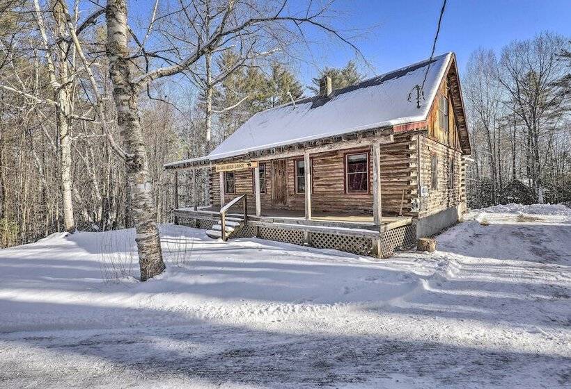 Black Bear Lodge: A Rural White Mtns Retreat