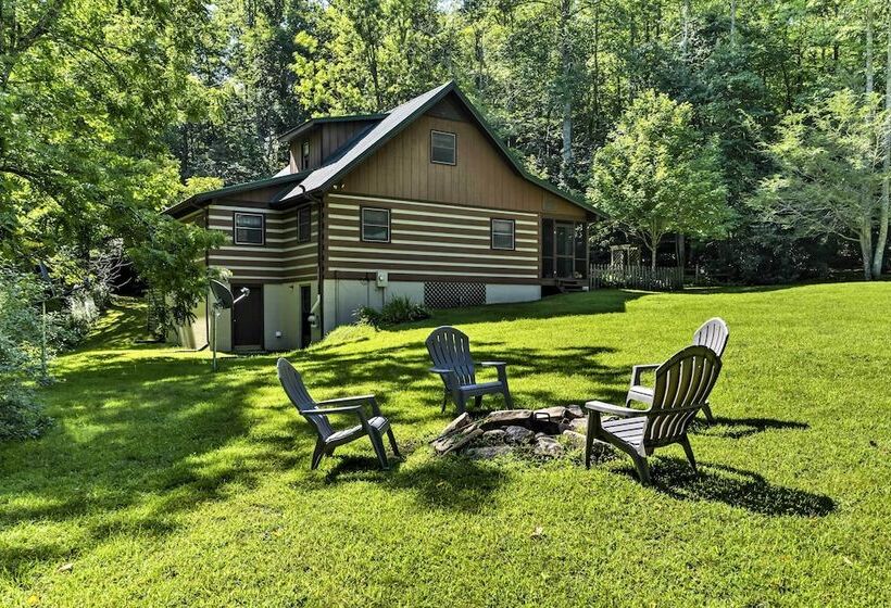Black Mountain Cabin W/ Screened Porch + Views!