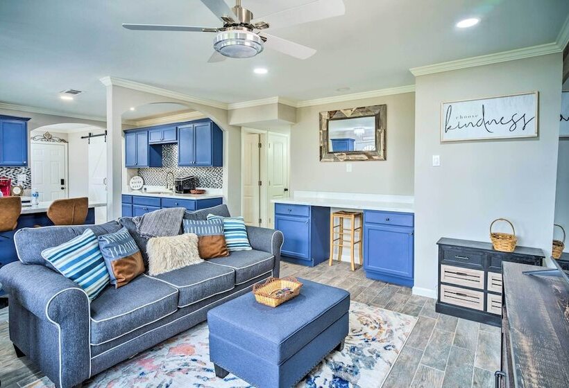 Blue Cottage In The Bayou  W/ Private Yard!