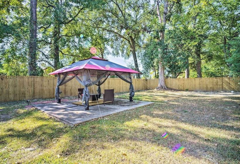 Blue Cottage In The Bayou  W/ Private Yard!