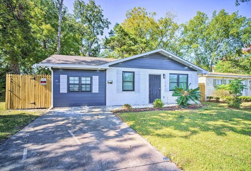 Blue Cottage In The Bayou  W/ Private Yard!