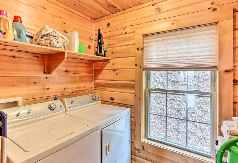 Blue Ridge Mtns Cabin W/ Deck & Game Room!