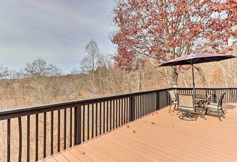 Blue Ridge Mtns Cabin W/ Deck & Game Room!