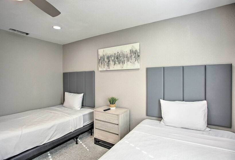 Private Outdoor Pool: Richardson Oasis!