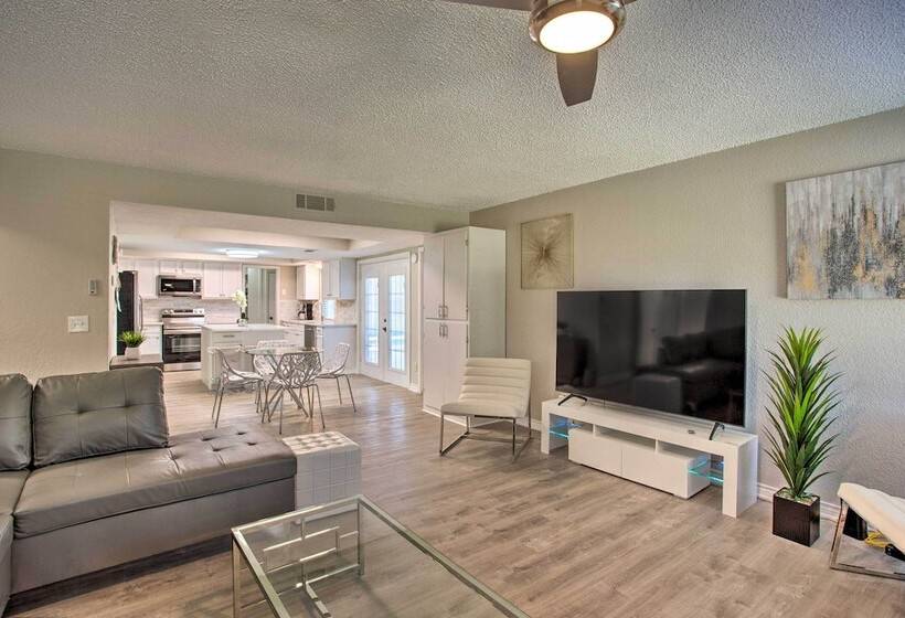 Private Outdoor Pool: Richardson Oasis!