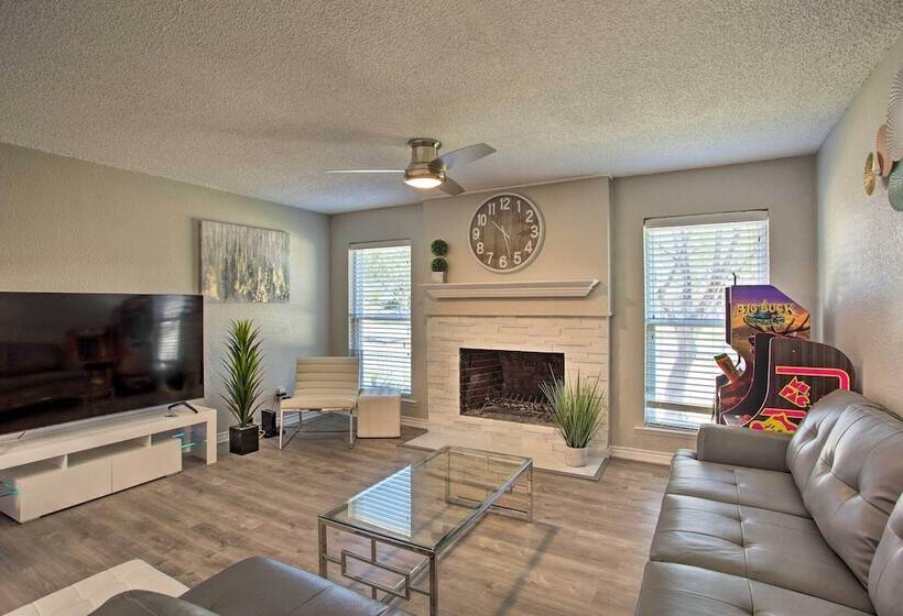 Private Outdoor Pool: Richardson Oasis!