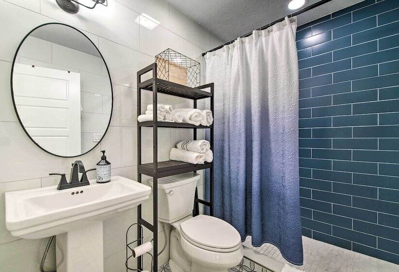 Bright Home W/ Fire Pit, Near Back 40 Trail!