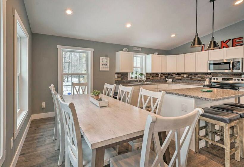 Bright Ludington Home < 1 Mi To Hamlin Lake