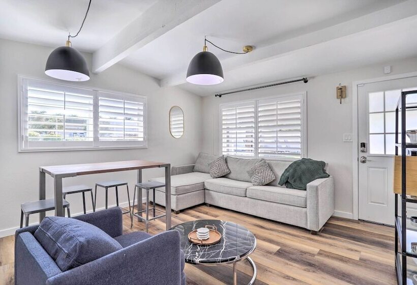 Brilliant Duplex   Walk To Downtown Palm Desert!