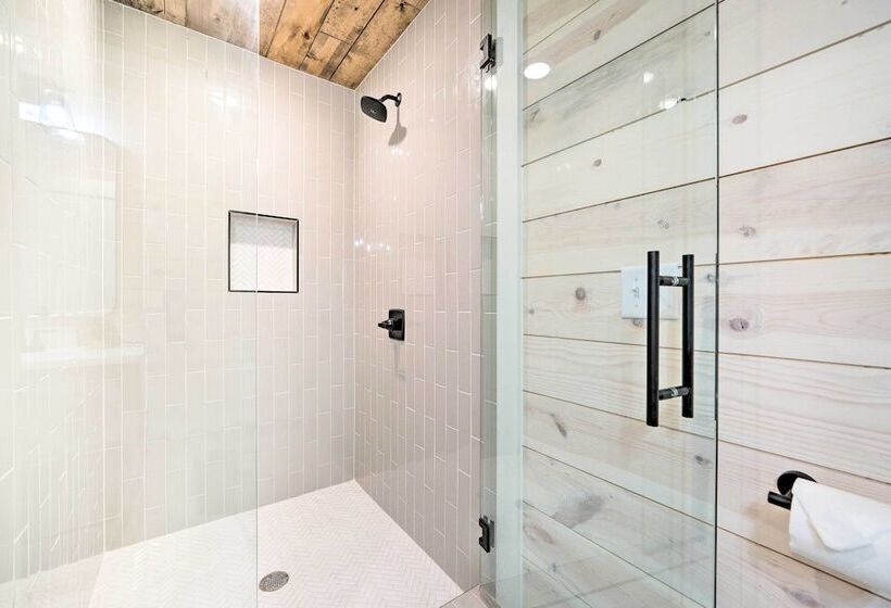 Broken Bow Cabin W/ Private In Law Suite & Hot Tub