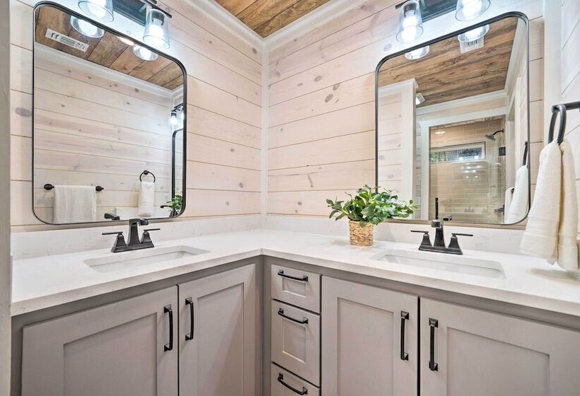 Broken Bow Cabin W/ Private In Law Suite & Hot Tub