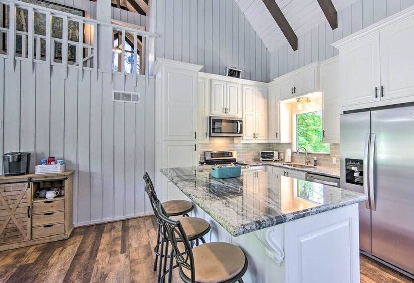 Brookeland Resort Cabin W/ Golf + Lake Access