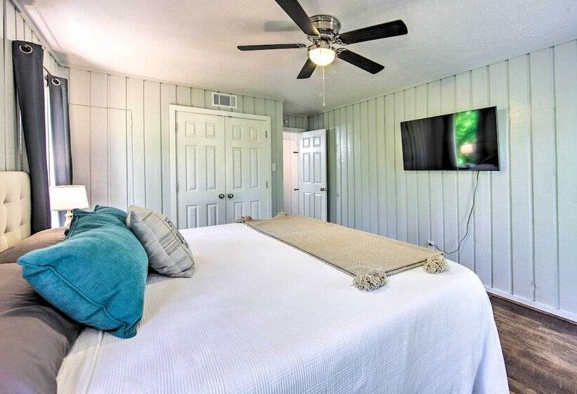 Brookeland Resort Cabin W/ Golf + Lake Access