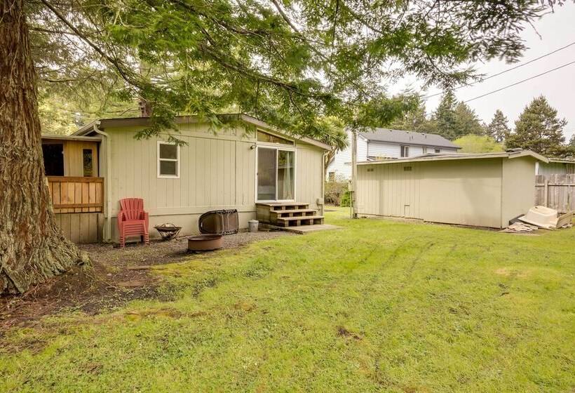 Brookings Home W/ Deck, 1/2 Mi To Harris Beach!