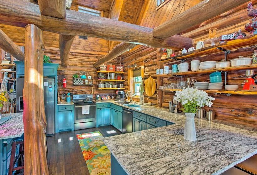 Caddo Log Cabin Retreat W/ Updated Interior!
