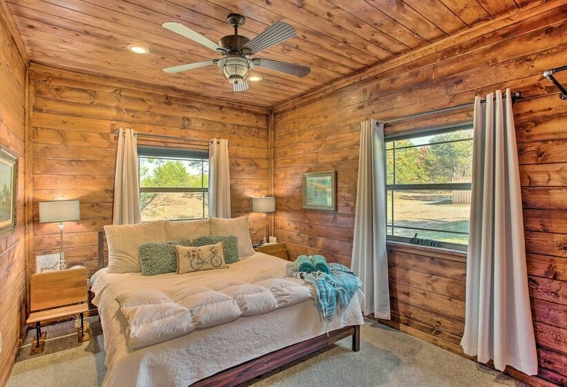 Caddo Log Cabin Retreat W/ Updated Interior!