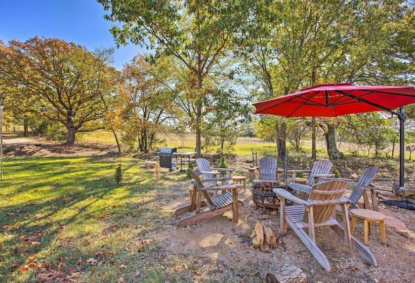 Caddo Log Cabin Retreat W/ Updated Interior!