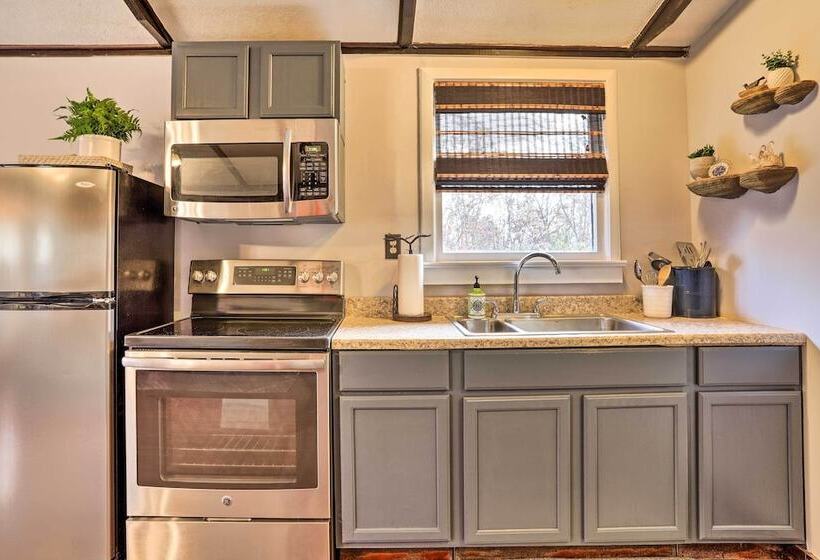 Calming Shenandoah Valley Cabin W/ Hot Tub!