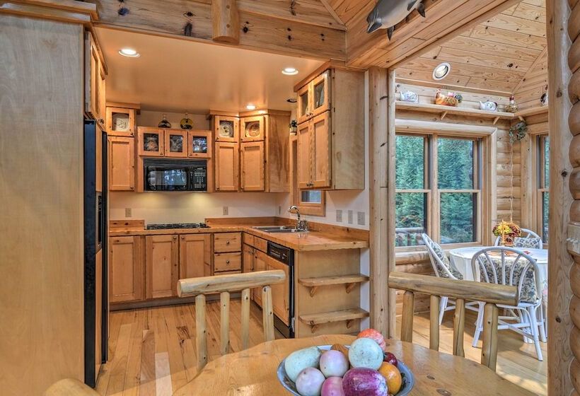 Camp Tony  W/ Trail Access: Walk To Lake Huron!