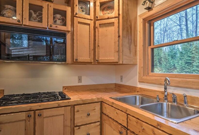 Camp Tony  W/ Trail Access: Walk To Lake Huron!