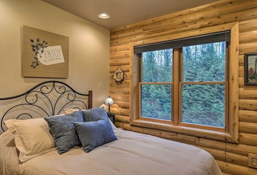 Camp Tony  W/ Trail Access: Walk To Lake Huron!