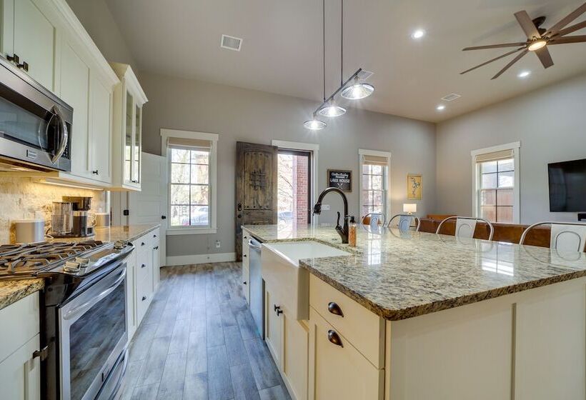 Carlton Landing Retreat W/ Eufaula Lake Access!