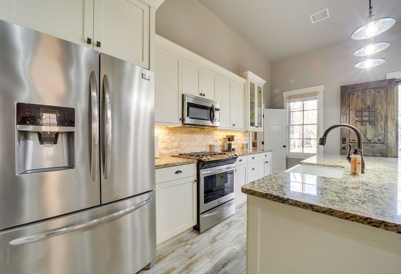 Carlton Landing Retreat W/ Eufaula Lake Access!
