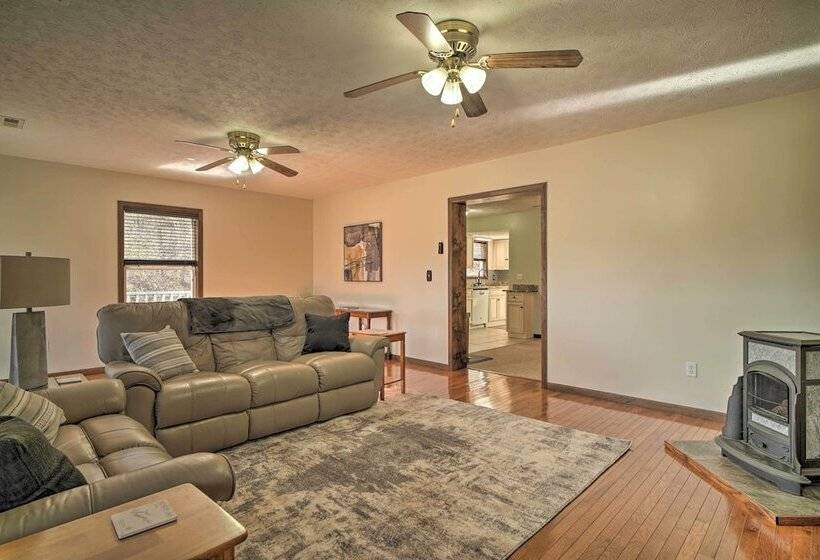 Caryville Home W/ Dock, Steps To Norris Lake!