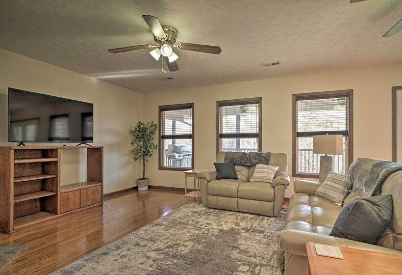 Caryville Home W/ Dock, Steps To Norris Lake!