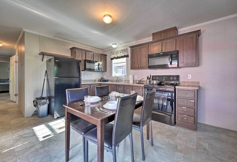 Cassopolis Cabin W/ On Site Fishing Pier!