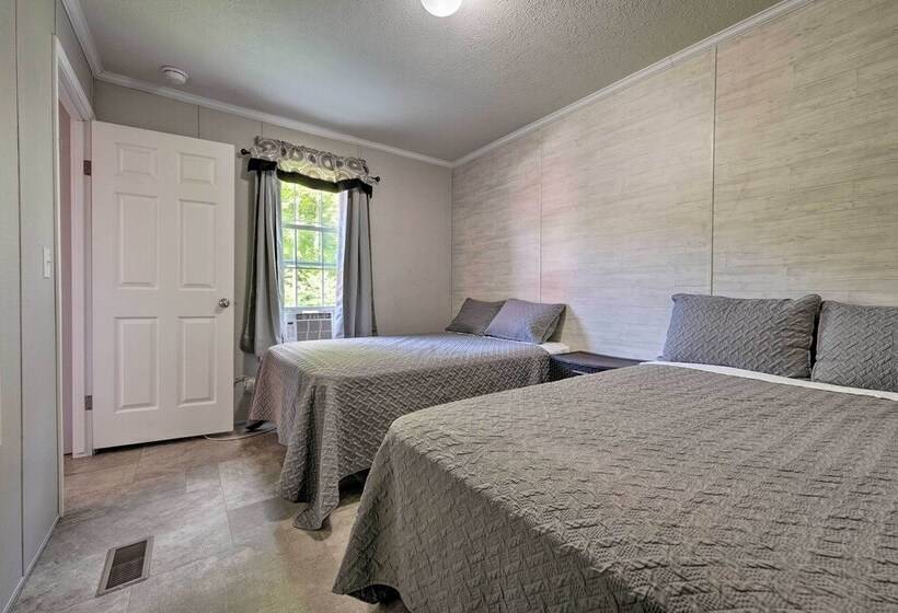 Cassopolis Cabin W/ On Site Fishing Pier!