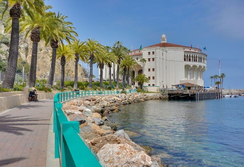 Catalina Island Duplex Steps To Beach & Pier!