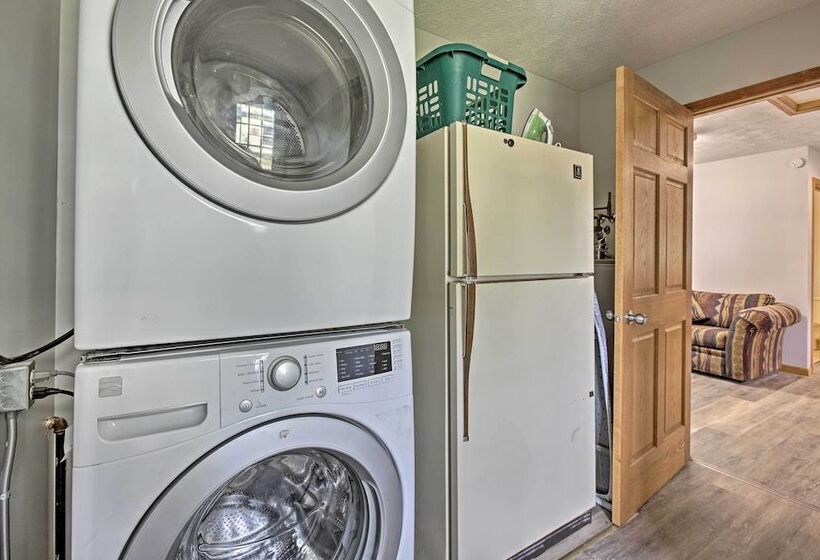 Cedar Home W/ Fire Pit & Grill ~3 Mi To Lakes