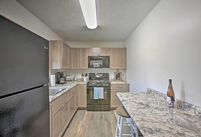 Cedar Home W/ Fire Pit & Grill ~3 Mi To Lakes