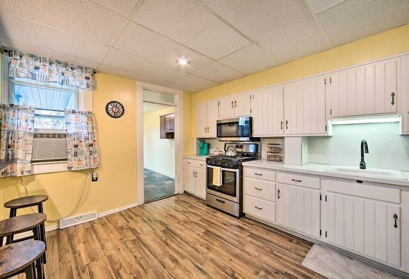 Central Lancaster Home < 1 Mi To Downtown!