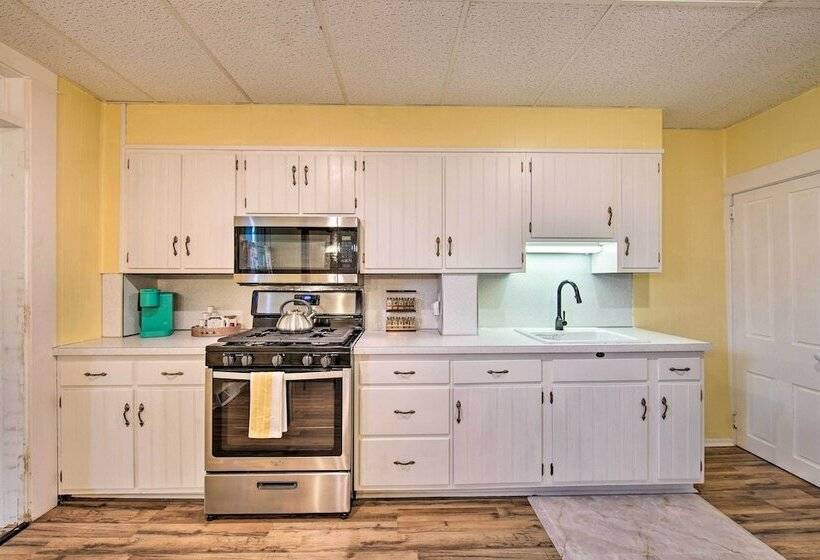 Central Lancaster Home < 1 Mi To Downtown!