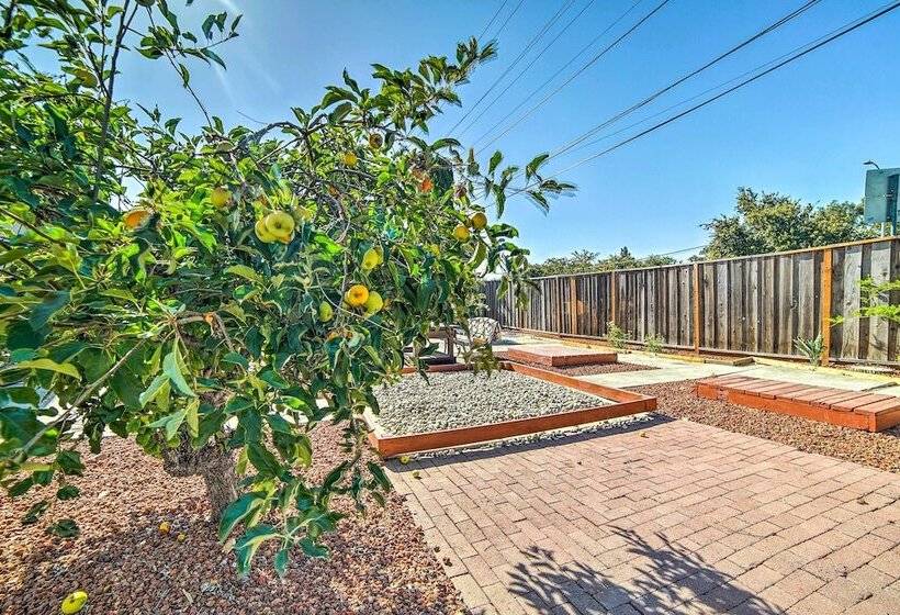 Pet Friendly Santa Clara Home: 6 Mi To San Jose!