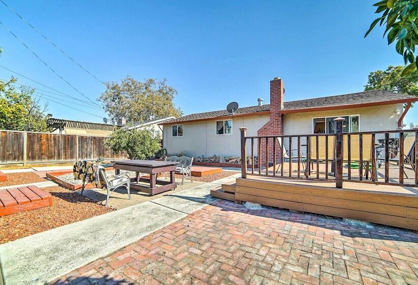 Pet Friendly Santa Clara Home: 6 Mi To San Jose!