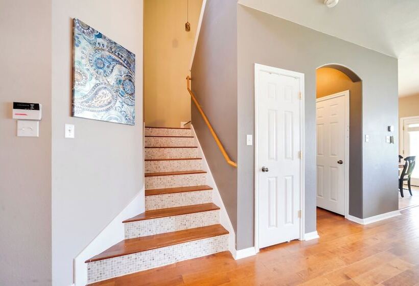 Centrally Located Kyle Home: Walk To Pool & Park!