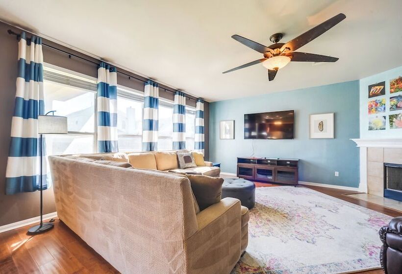 Centrally Located Kyle Home: Walk To Pool & Park!